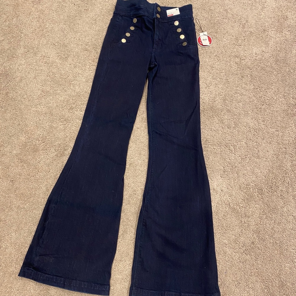 Bell Flare Super High Rise Jeans.